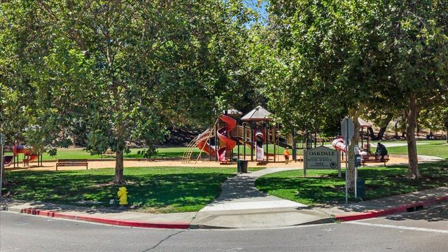 1109 Deitz Cir, Oakdale, CA 95361