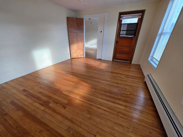 31 Granite Street, Barre City, VT 05641