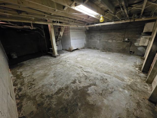 31 Granite Street, Barre City, VT 05641