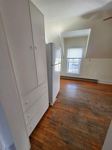 31 Granite Street, Barre City, VT 05641