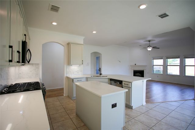 401 Eureka Court, Burleson, TX 76028