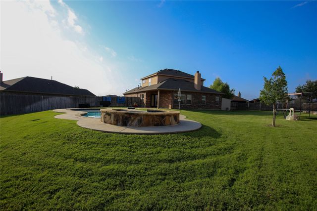 401 Eureka Court, Burleson, TX 76028