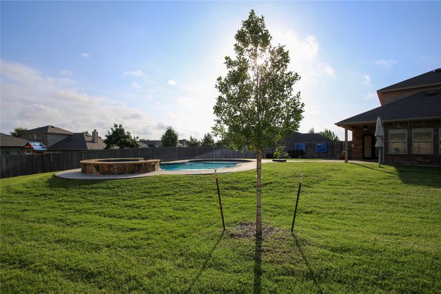 401 Eureka Court, Burleson, TX 76028