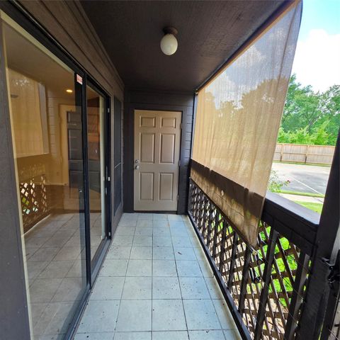 12755 Mill Ridge Drive 402, Cypress, TX 77429