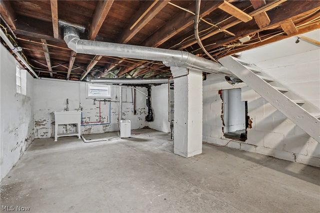1010 Sawyer Avenue, Akron, OH 44310