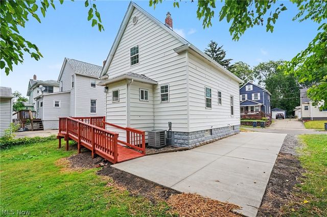 1010 Sawyer Avenue, Akron, OH 44310