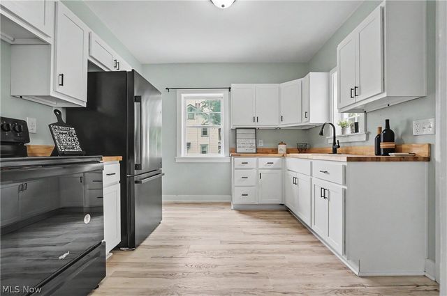 1010 Sawyer Avenue, Akron, OH 44310