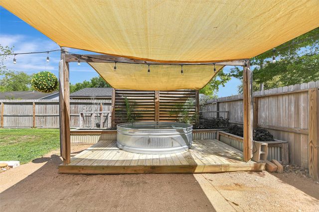 2002 Savanna Court S, League City, TX 77573