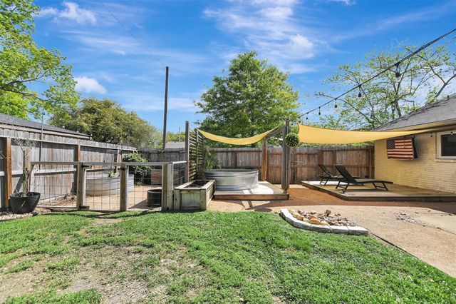 2002 Savanna Court S, League City, TX 77573