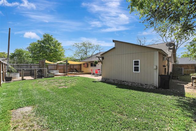 2002 Savanna Court S, League City, TX 77573