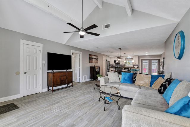 2002 Savanna Court S, League City, TX 77573