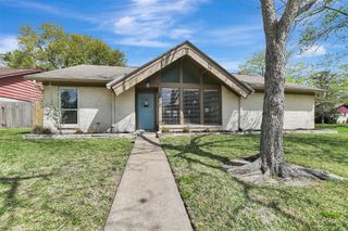 2002 Savanna Court S, League City, TX 77573
