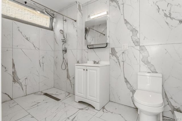 2309 Broadway, Astoria, NY 11106