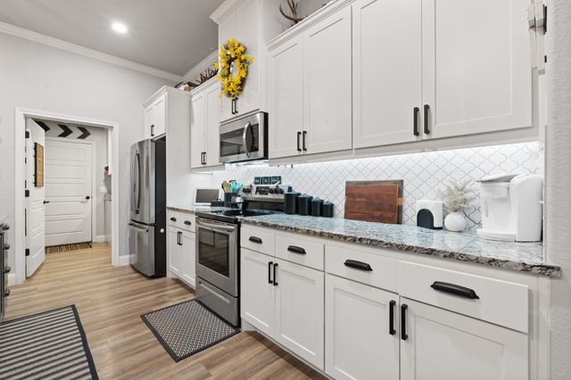 121 Treys Way, Godley, TX 76044