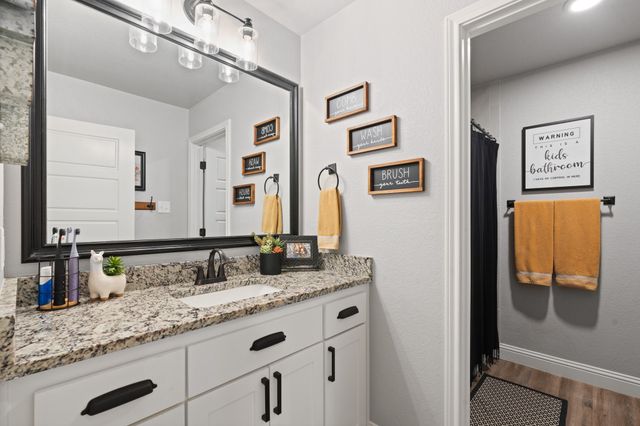 121 Treys Way, Godley, TX 76044