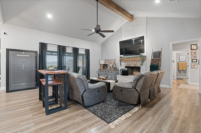 121 Treys Way, Godley, TX 76044