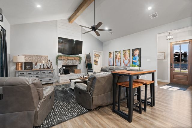 121 Treys Way, Godley, TX 76044