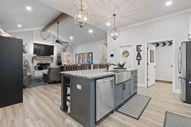 121 Treys Way, Godley, TX 76044