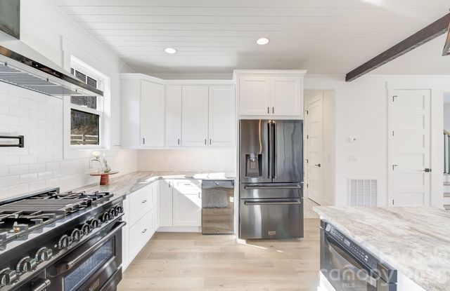 184 Mavrick Drive, Mills River, NC 28759