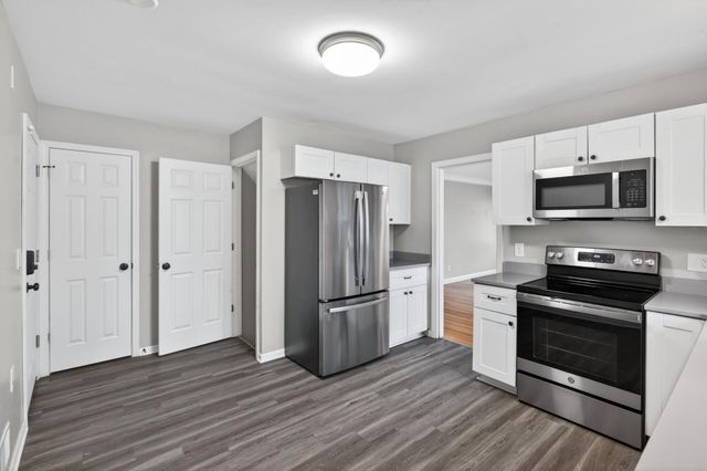 3901 Lake Drive Avenue N, Robbinsdale, MN 55422