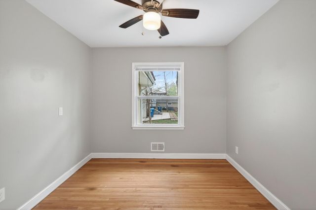 3901 Lake Drive Avenue N, Robbinsdale, MN 55422