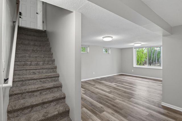 3901 Lake Drive Avenue N, Robbinsdale, MN 55422