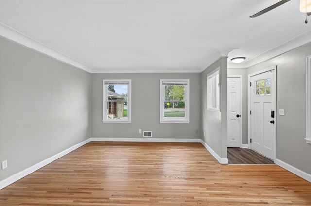 3901 Lake Drive Avenue N, Robbinsdale, MN 55422