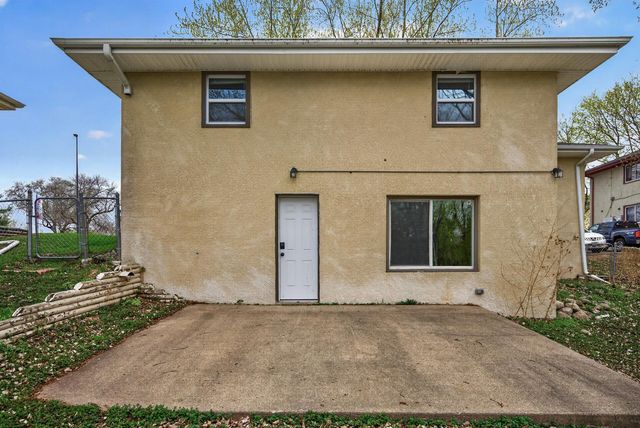3901 Lake Drive Avenue N, Robbinsdale, MN 55422