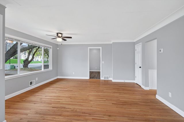 3901 Lake Drive Avenue N, Robbinsdale, MN 55422