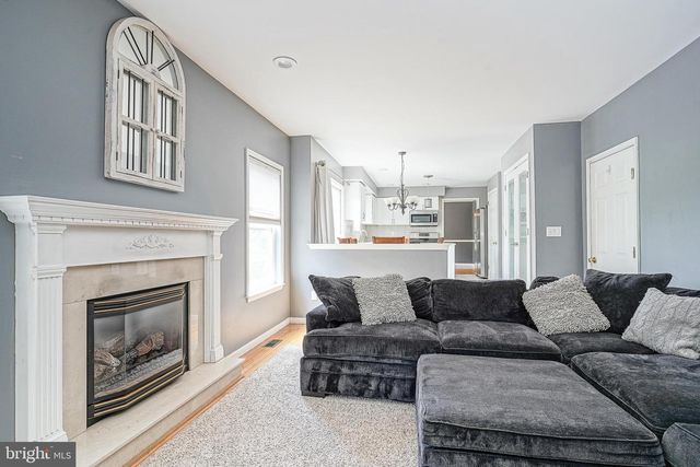 63 LARKSPUR CIR, Sicklerville, NJ 08081