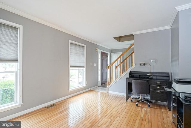 63 LARKSPUR CIR, Sicklerville, NJ 08081