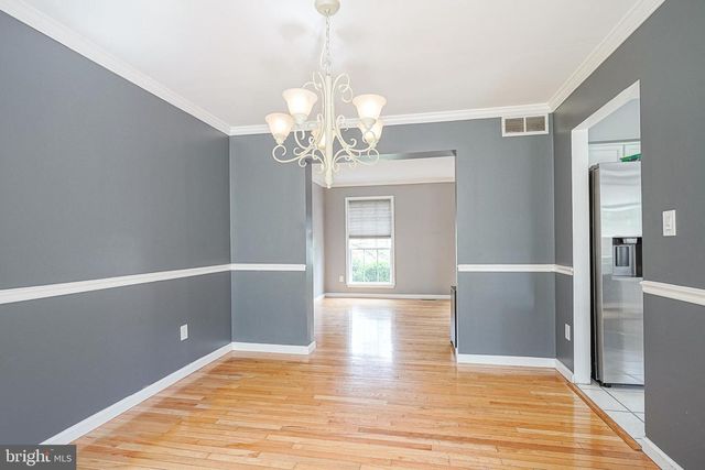 63 LARKSPUR CIR, Sicklerville, NJ 08081