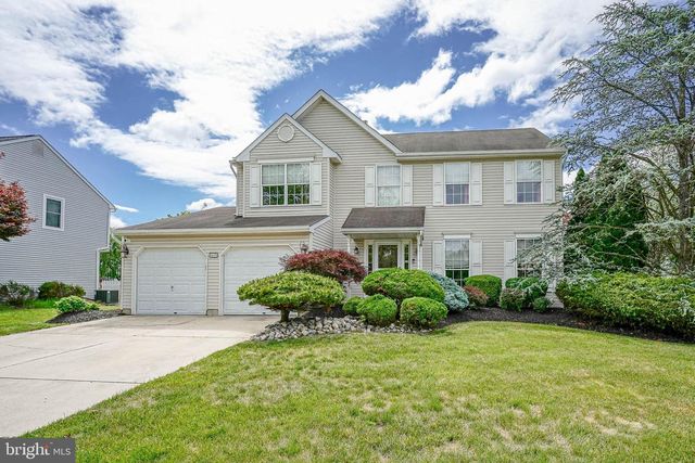 63 LARKSPUR CIR, Sicklerville, NJ 08081