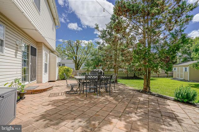 63 LARKSPUR CIR, Sicklerville, NJ 08081