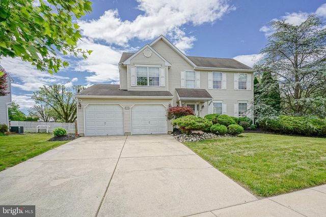63 LARKSPUR CIR, Sicklerville, NJ 08081