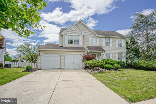63 LARKSPUR CIR, Sicklerville, NJ 08081