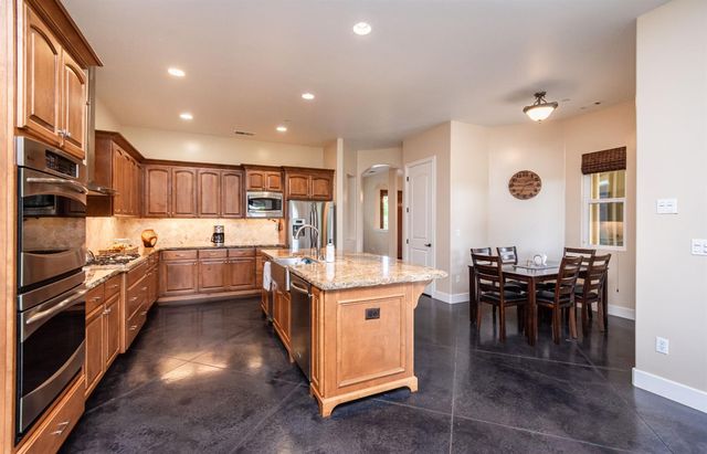 7190 Starkview Pl, Loomis, CA 95650
