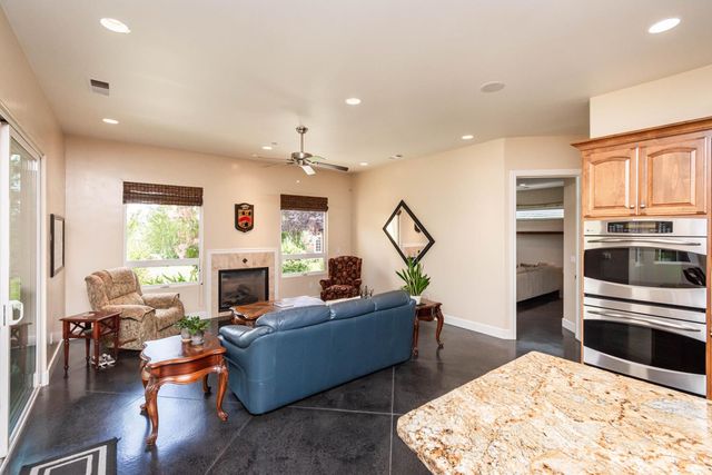 7190 Starkview Pl, Loomis, CA 95650