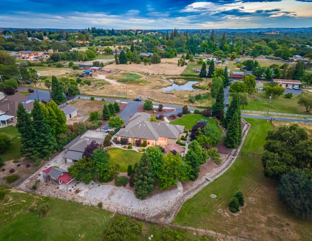 7190 Starkview Pl, Loomis, CA 95650