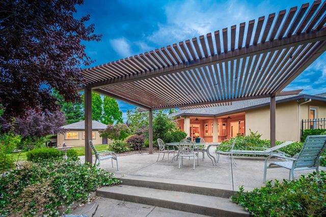 7190 Starkview Pl, Loomis, CA 95650