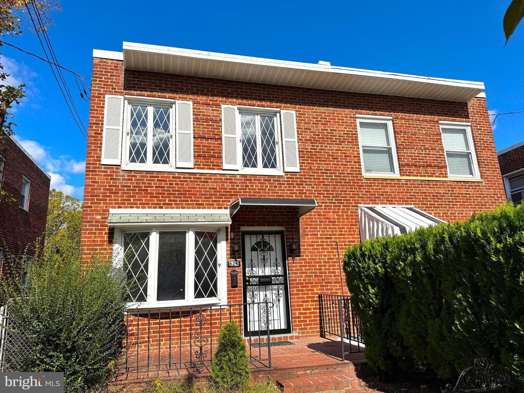 624 JEFFERSON ST NE, Washington, DC 20011