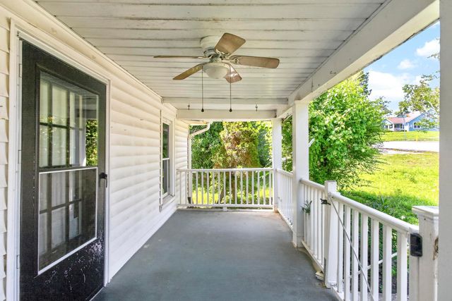 3008 Lakeshore Dr, Old Hickory, TN 37138
