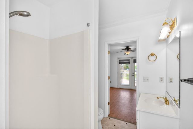 3008 Lakeshore Dr, Old Hickory, TN 37138