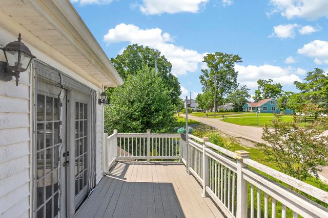 3008 Lakeshore Dr, Old Hickory, TN 37138