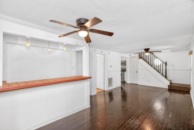 3008 Lakeshore Dr, Old Hickory, TN 37138