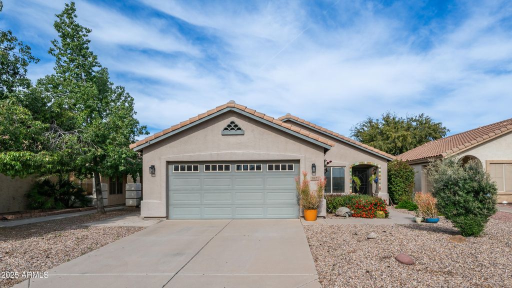 882 E BAYLOR Lane, Gilbert, AZ 85296