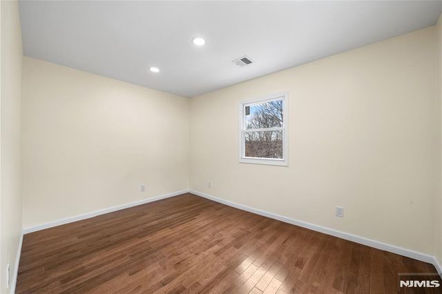 20 Ella Street, Bloomingdale, NJ 07403