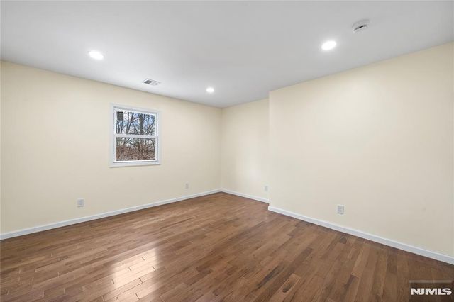 20 Ella Street, Bloomingdale, NJ 07403