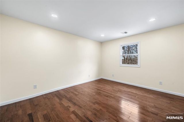 20 Ella Street, Bloomingdale, NJ 07403