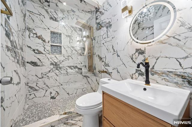 20 Ella Street, Bloomingdale, NJ 07403